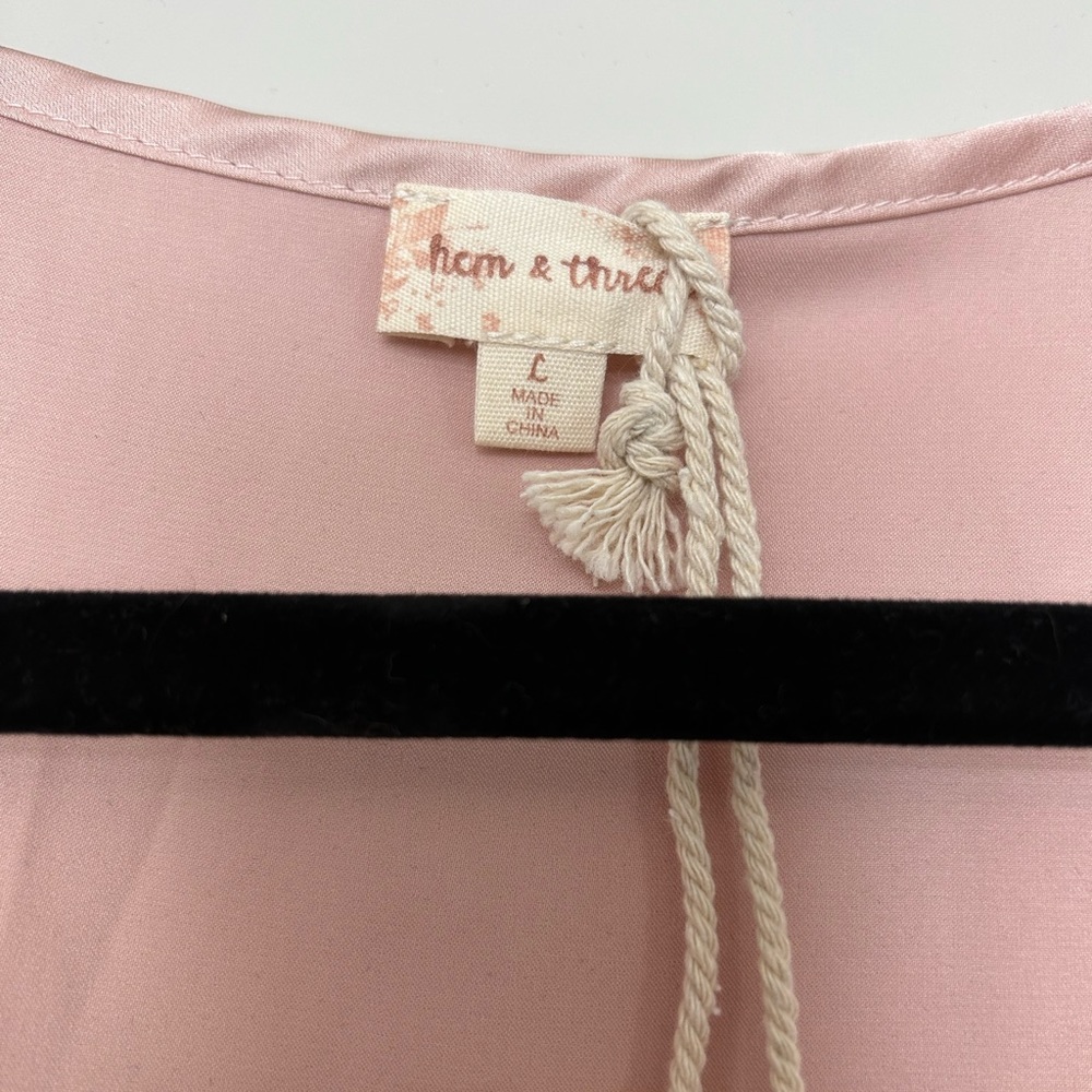 *NEW* Hem & Thread Top - Picture 5 of 5